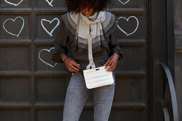 4 Amazing & Unforgettable Hands-Free Bags for Fall