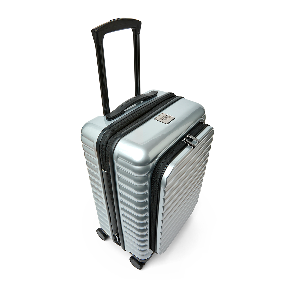 Discover Luxury in Think Royln's Travel Bag Collection Discover Luxury in Think Royln's Travel Bag Collection